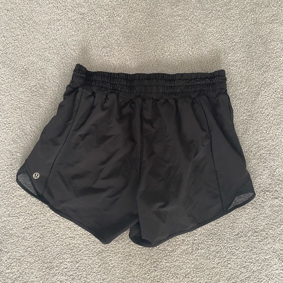 Lululemon Hotty Hot Short High Rise - Size 6 Tall - Picture 3 of 5